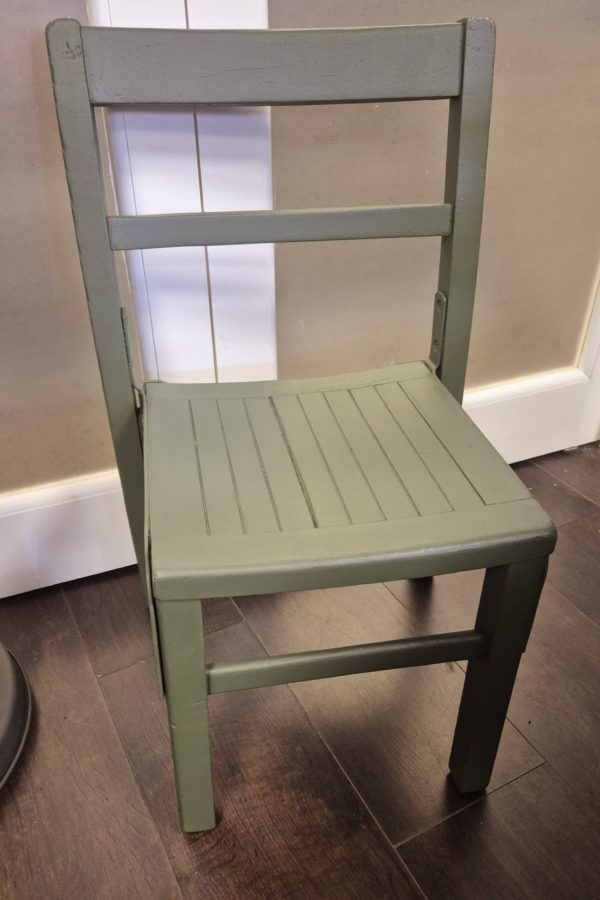 Child's chair and bird cushions - Image 2