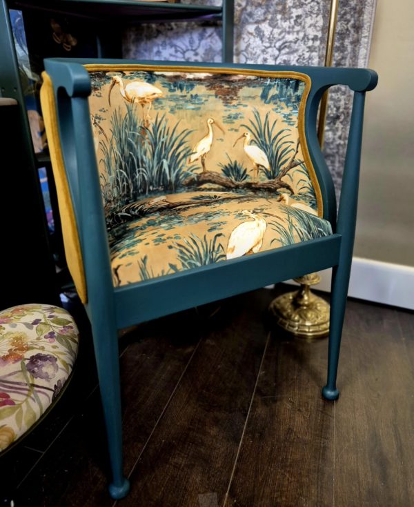Vintage barrel back statement chair - Image 2