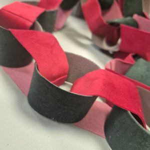 velvet paper chain garland red/green