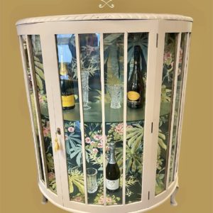 Cocktail cabinet